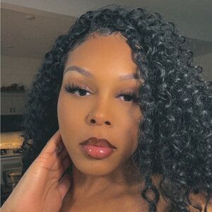 Meet your Posher, Jazmine